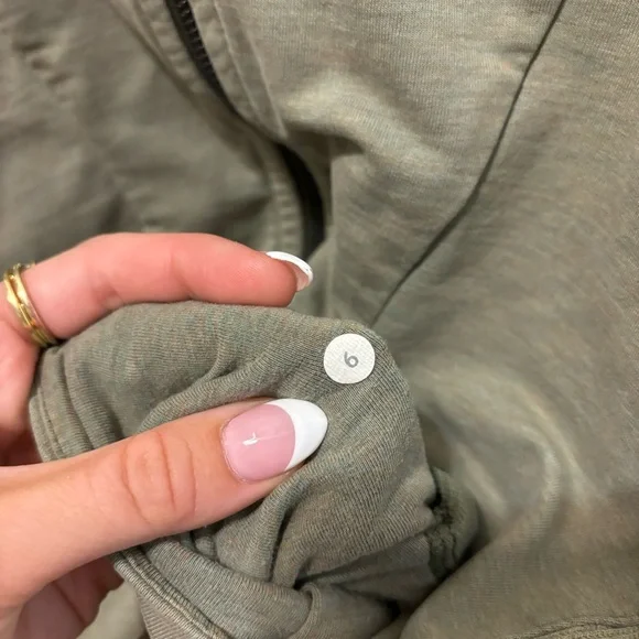 Lululemon On The Daily Hoodie
Heathered Fatigue Fog - Picture 5 of 12